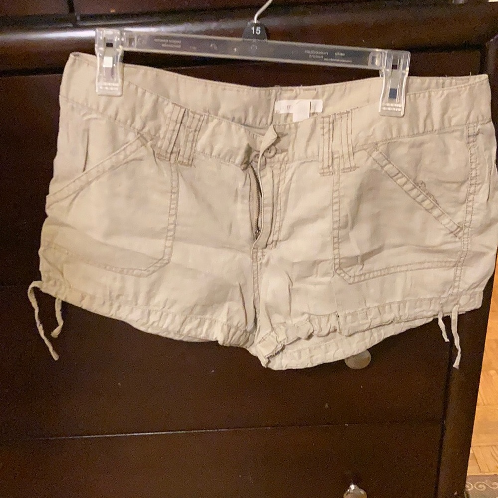 Women’s Aeropostale khaki shorts!